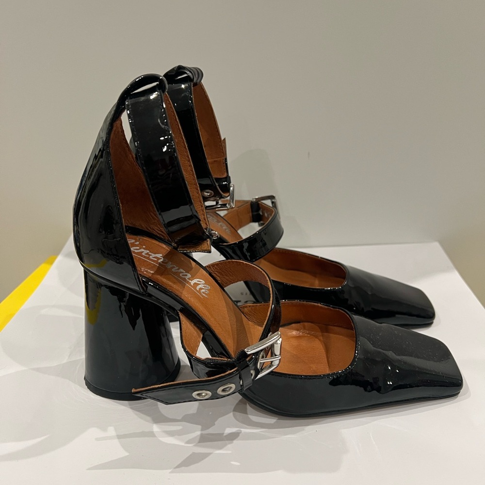L'INTERVALLE Black Patent Leather Heels